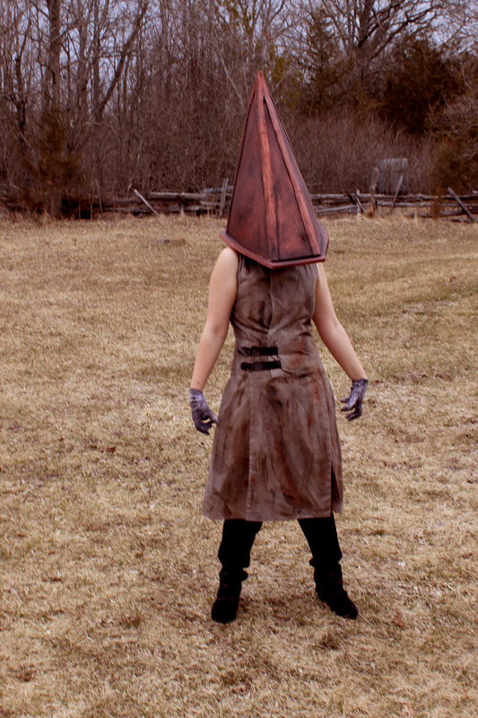 Silent Hill 2 Pyramid Head Red Pyramid Thing Apron Cosplay Costume